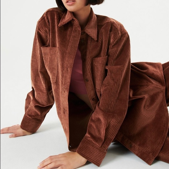 Aritzia Sunday Best Tilly Shirt Jacket Corduroy Oversized Brown Size 2 Boho Chic - Picture 2 of 13